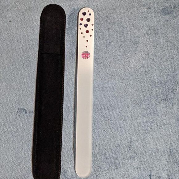 🆕7.5" White Czech Crystal Nail File W/BEAUTIFUL PINK & PURPLE SWARO… - Picture 3 of 6
